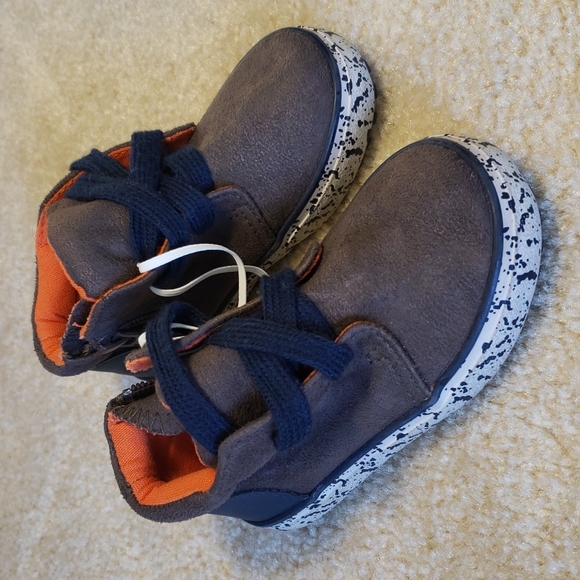 Cat & Jack Other - Cat & Jack Sneakers, Sz 5